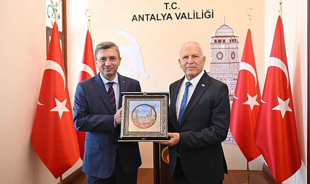 KKTC Meclis Başkanı Töre'den valilik ziyareti