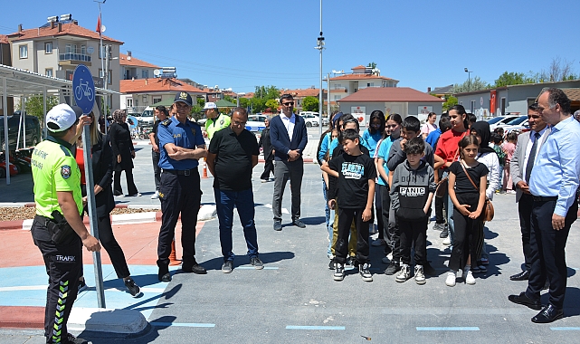 Korkuteli'de öğrencilere trafik eğitimi