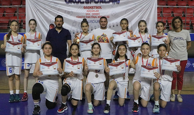 Küçükler basketbolda finalistler belli oldu