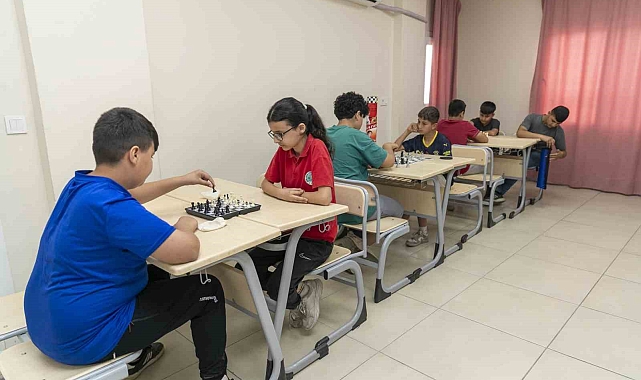 Mersin'de öğrenciler eğlenerek öğreniyor