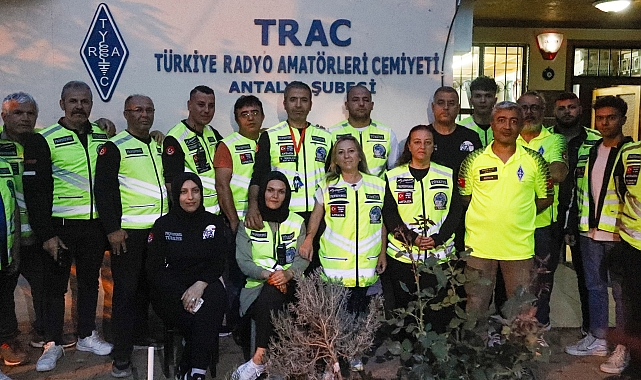 Motosiklet tutkunlarına güvenli sürüş için telsiz eğitimi