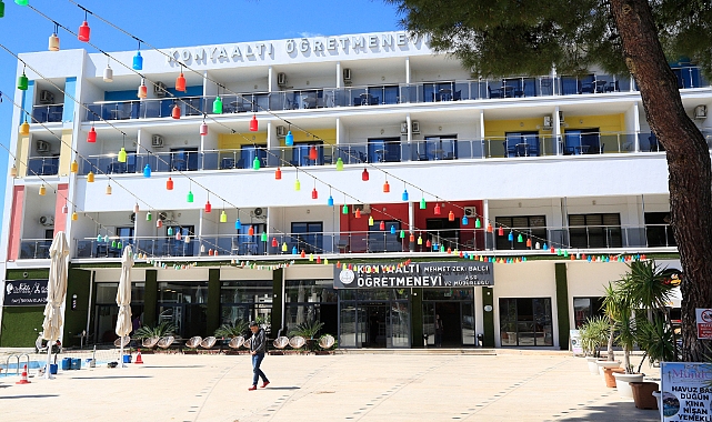 Öğretmenevinin mutfak bölümünde çıkan yangında 1 kişi dumandan etkilendi