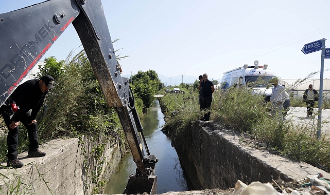 Otomobil sulama kanalına düştü: 1'i bebek 2 ölü, 1 kayıp