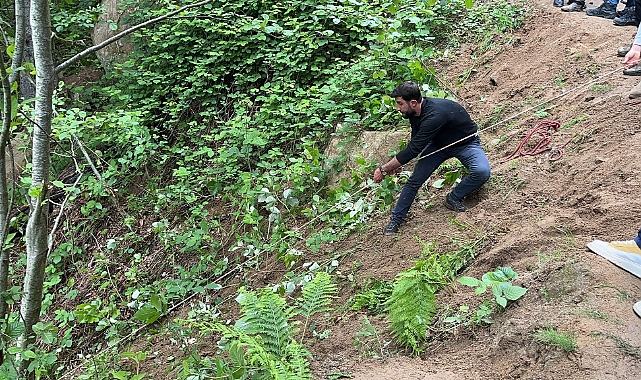 Otomobil uçuruma yuvarlandı; 1 ölü 4 yaralı