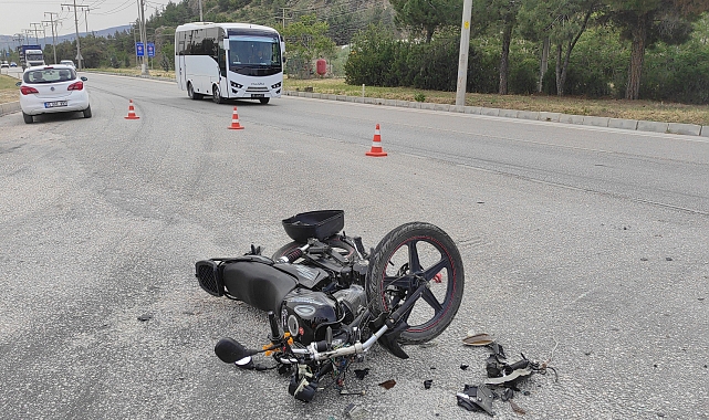 Otomobille motosiklet çarpıştı: 2 yaralı