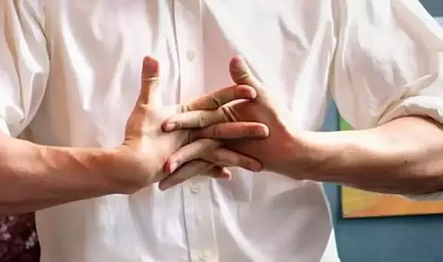 Parmak neden çıtlar? Zararlı mıdır?
