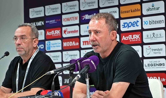 Sergen Yalçın sezon sonunda Antalyaspor'dan ayrılacağını açıkladı
