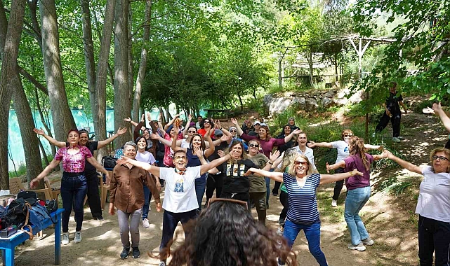 Tarsuslu kadınlar 'Sağlık için Hareket Et Günü'nü doğada kutladı