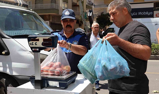 Toroslar'daki semt pazarlarında 'tartı kontrol noktası' kuruldu