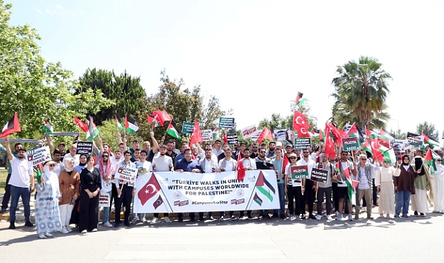Üniversite öğrencileri, İsrail saldırılarını protesto etti