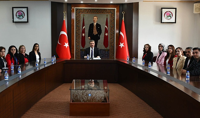 Vali Baruş hemşirelerin gününü kutladı