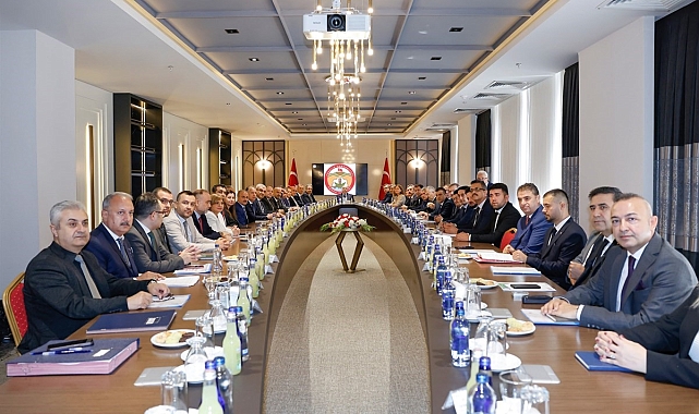 Vali Köşger: "Bağımlılığa feda edilecek tek bir ferdimiz yok"
