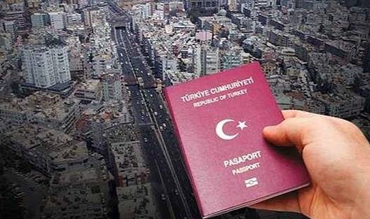 Vatandaşlık alanlar üzerine bir de para kazandı!
