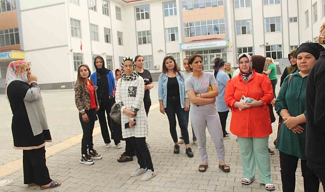 Veliler okulun kapatılıp çocukların başka okula gönderilmesine tepki gösterdi