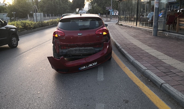 Antalya'da Vurup Kaçtı! Kazada Maddi Hasar Oluştu