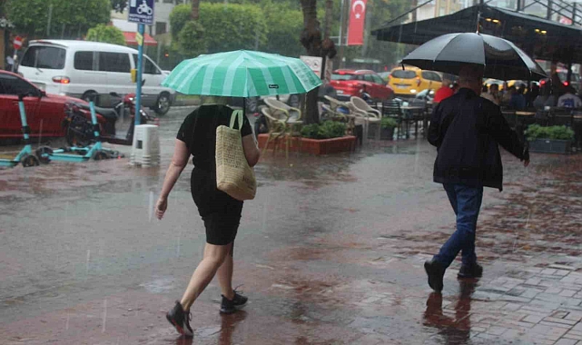 Yağmur sonrası oluşan gökkuşağı hayran bıraktı