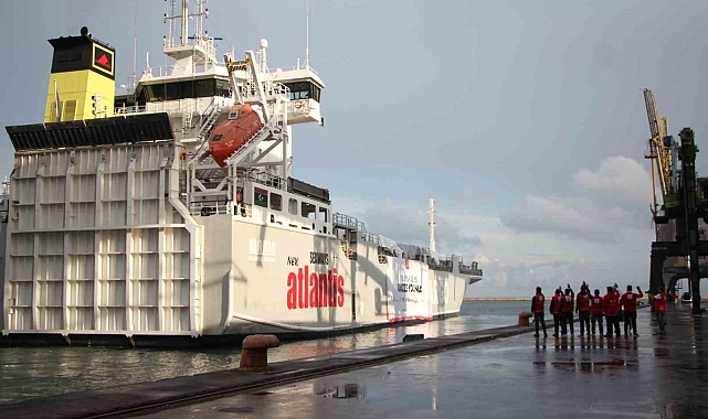 Yeni 'İyilik Gemisi' Mersin'den Gazze'ye uğurlandı