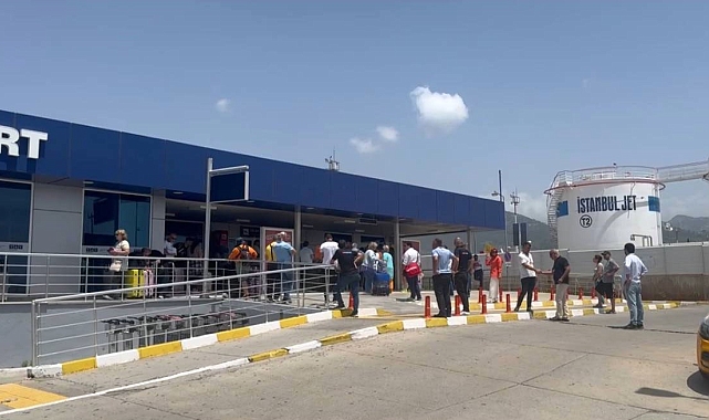 Yoğun sis THY Alanya yolcularını mağdur etti