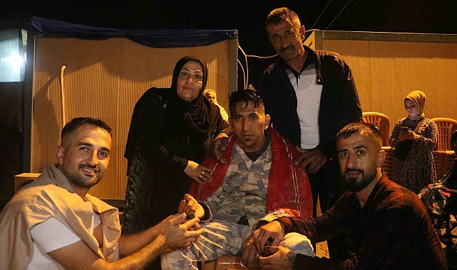Yürekleri ısıtan görüntü: Engelli gencin annesinin hayaline tüm konteyner kent ortak oldu