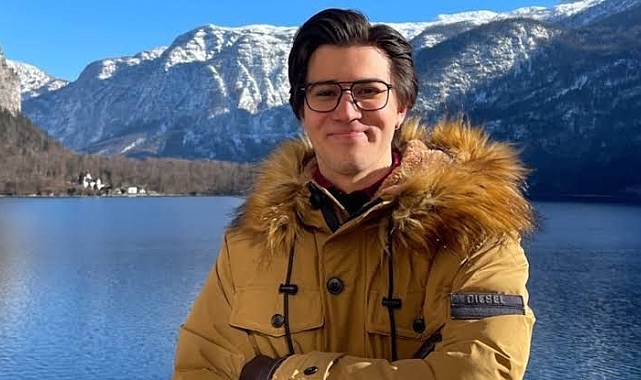 Zoom üzerinden mülakatta kalp krizi geçiren öğrenci Antalya'da son yolculuğuna uğurlandı