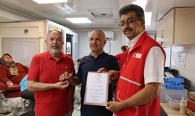 15. kez kan bağışladı 2 hastaya can oldu