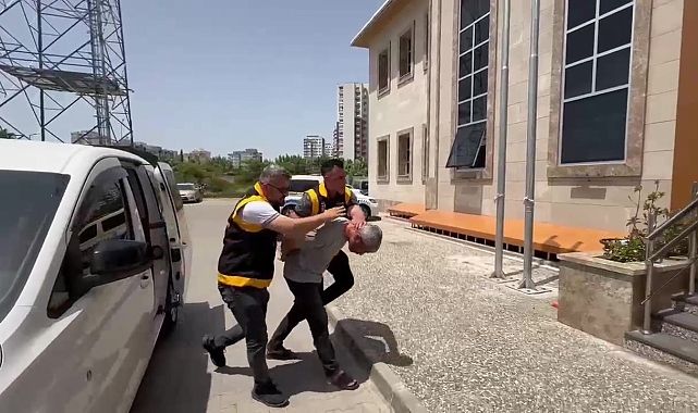 19 yıl hapis cezası olan hırsız kurban pazarında pazarlık yaparken yakalandı