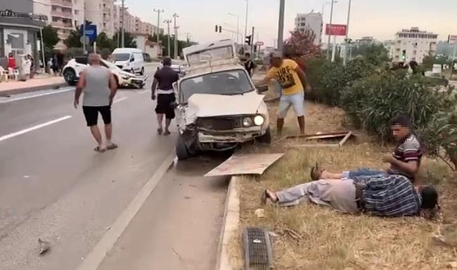 3 kişinin yaralandığı trafik kazası kamerada
