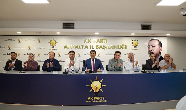 AK Parti Antalya İl Teşkilatı bayramlaştı