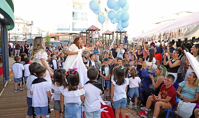 Alanya Belediyesi Kreş ve Çocuk Akademisi'nde mezuniyet heyecanı
