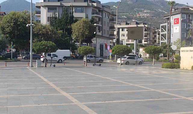Alanya'da sıcaklık araç termometresinde 50 dereceye ulaştı