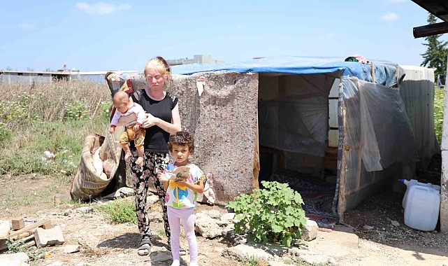 'Albino' kadının Adana sıcağında yaşam mücadelesi