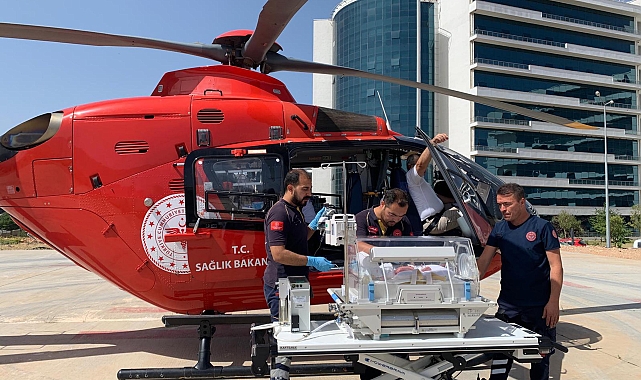 Ambulans helikopter, 1 günlük Simge bebek için havalandı