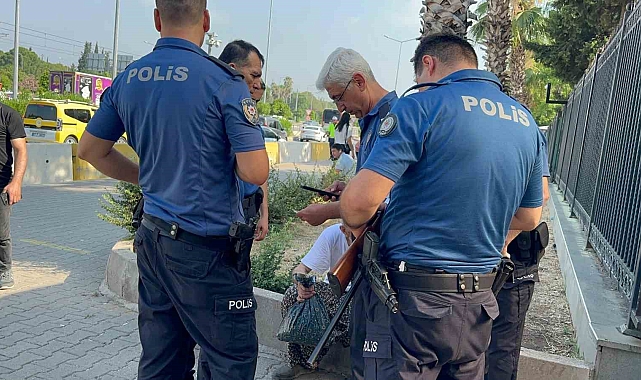 Antalya Adliyesi önünde hareketli dakikalar