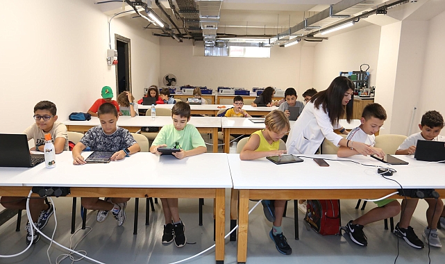 Antalya Bilim Merkezi'nin 'Tematik Bilim Kampı' başladı