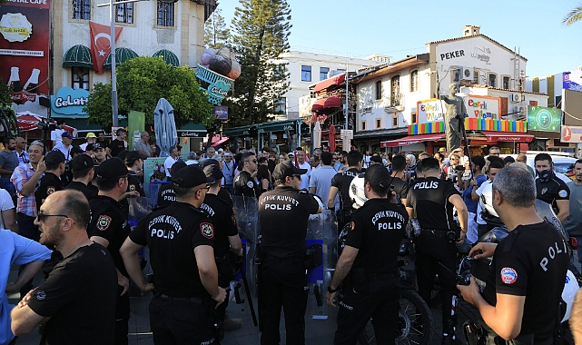 Antalya'da Kayyum Protestosu Arbede ile Sonuçlandı