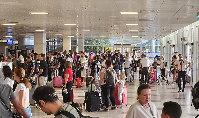 Antalya Havalimanı'nda arife rekoru