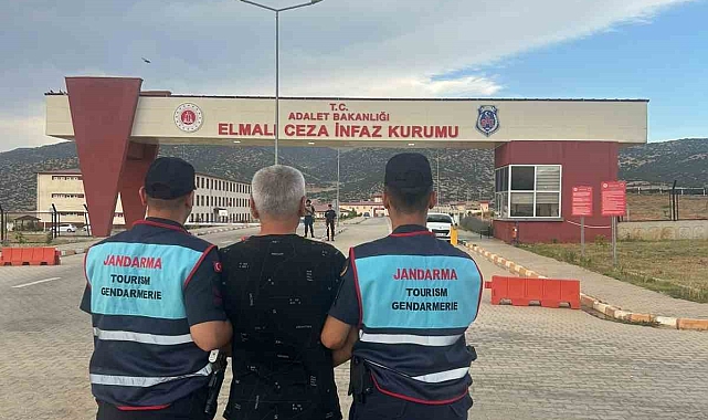 Antalya'da 37 yıl kesinleşmiş hapis cezası bulunan hükümlü yakalandı