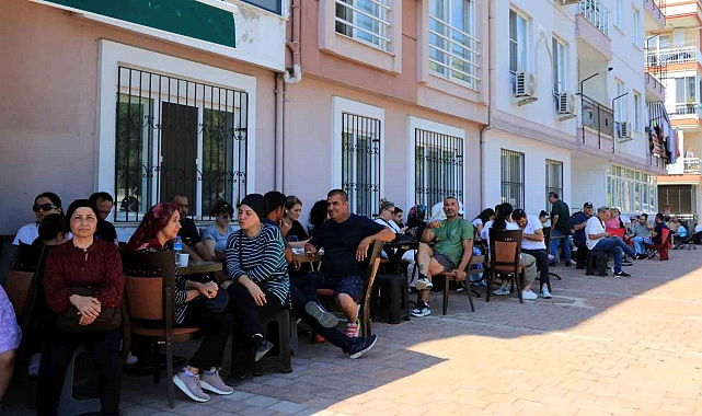 Antalya'da LGS'de öğrenciler içeride veliler dışarda ter döktü