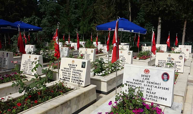 Babalar Günü'nde şehit babalarının buruk bayramı