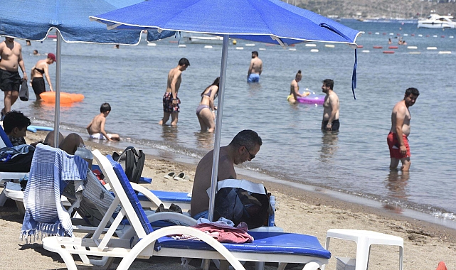 Bayramın 4'üncü gününde de plajlarda yoğunluk