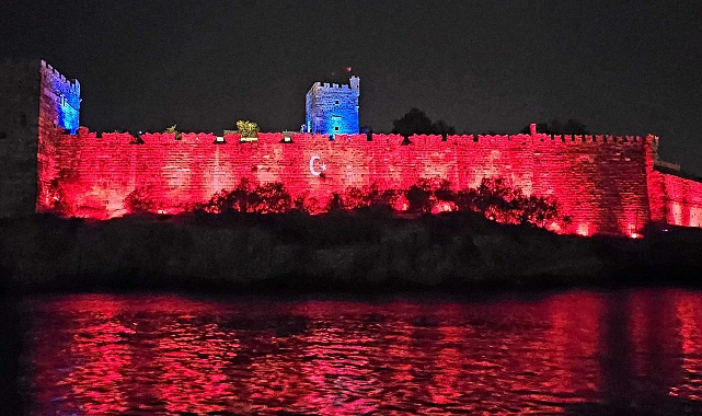 Bodrum Kalesi jandarma renkleriyle aydınlandı