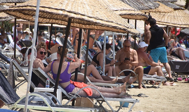 Bodrum'da bayramın 2'nci gününde sahiller doldu