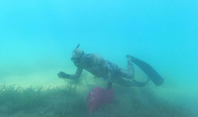 Bodrum'daki deniz dibi temizliğinde 800 kilogram atık çıkarıldı