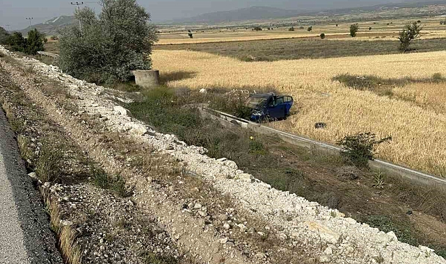 Burdur-Fethiye karayolunda kontrolden çıkan otomobil şarampole devrildi: 4 yaralı