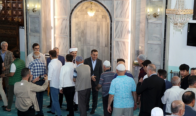 Burdurlular Ulu Cami'de bayramlaştı