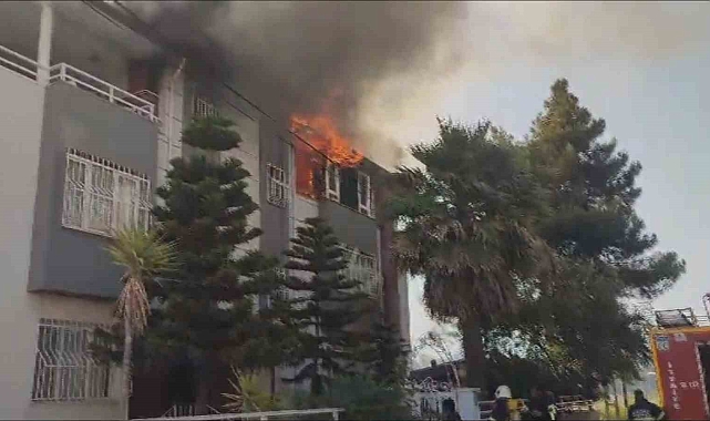 Çatı katı alevlere teslim oldu, vatandaşlar korku dolu anlar yaşadı