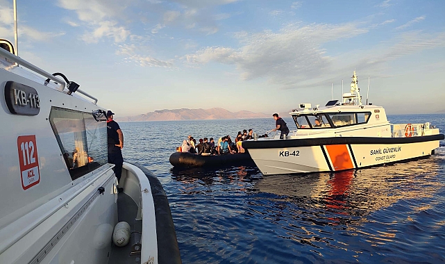 Datça'da 17 kaçak göçmen kurtarıldı, 38 kaçak göçmen yakalandı