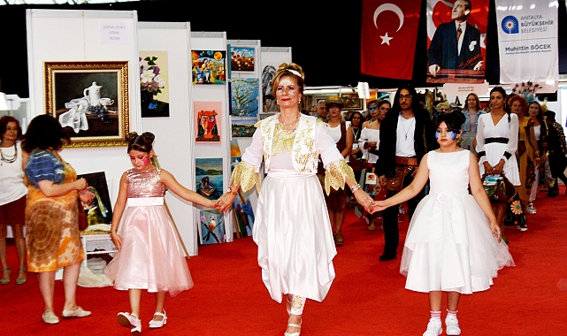Defileli sergi