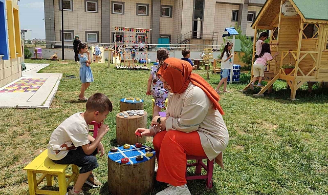 Dönüştürülebilir malzemelerden açık hava sınıfı oluşturuldu