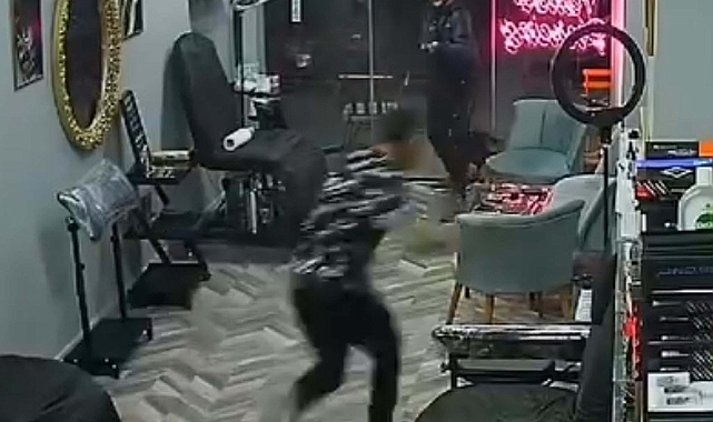 Dövmecilerin 'müşteri kapma' tartışmasında pompalı tüfekli saldırı: 2 yaralı
